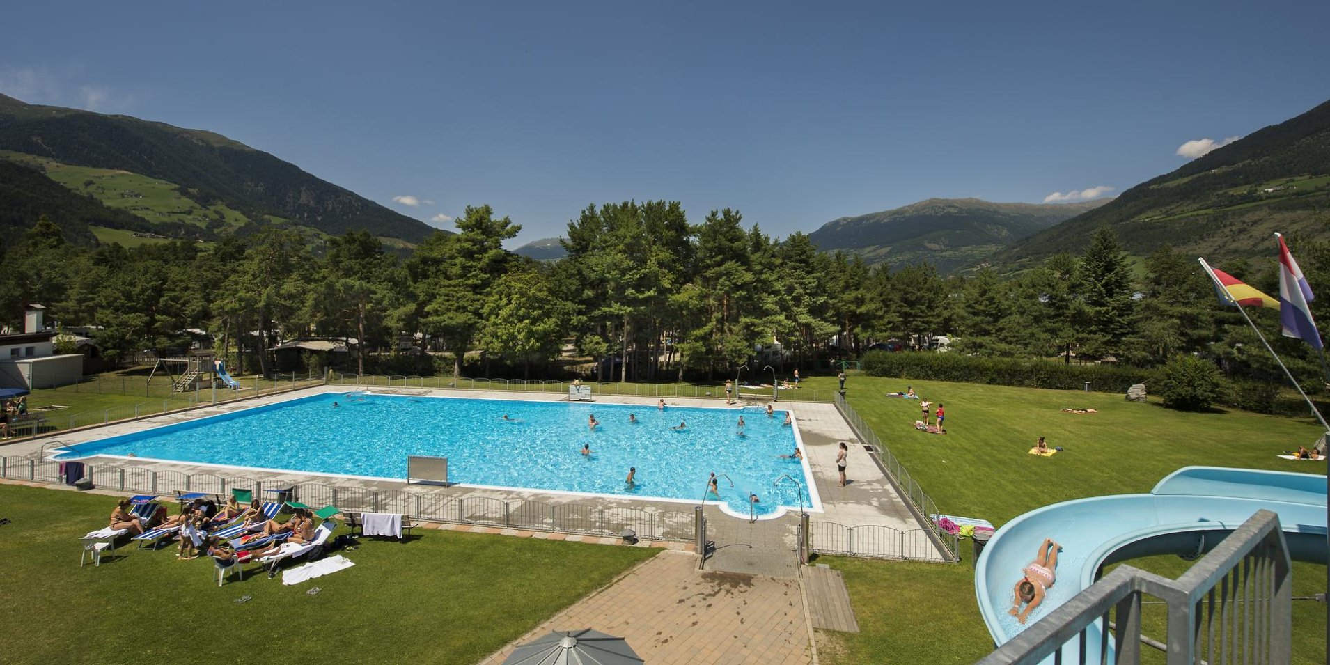 Piscina scoperta a Prato allo Stelvio